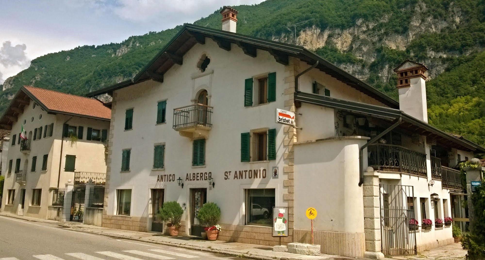 Antico Albergo Sant'Antonio Fonzaso Екстер'єр фото